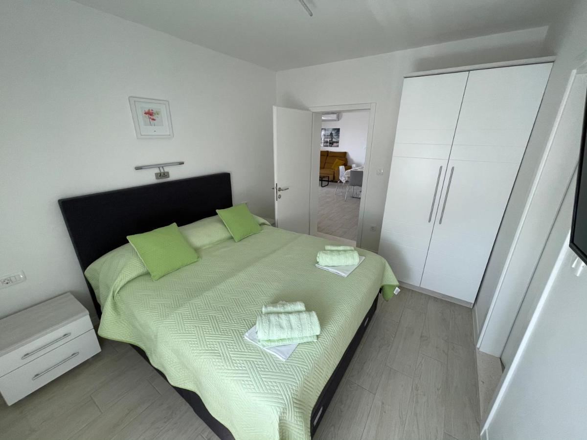 Apartman Mili Baška Voda Zewnętrze zdjęcie