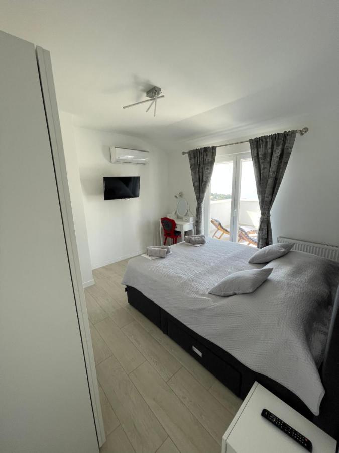 Apartman Mili Baška Voda Zewnętrze zdjęcie