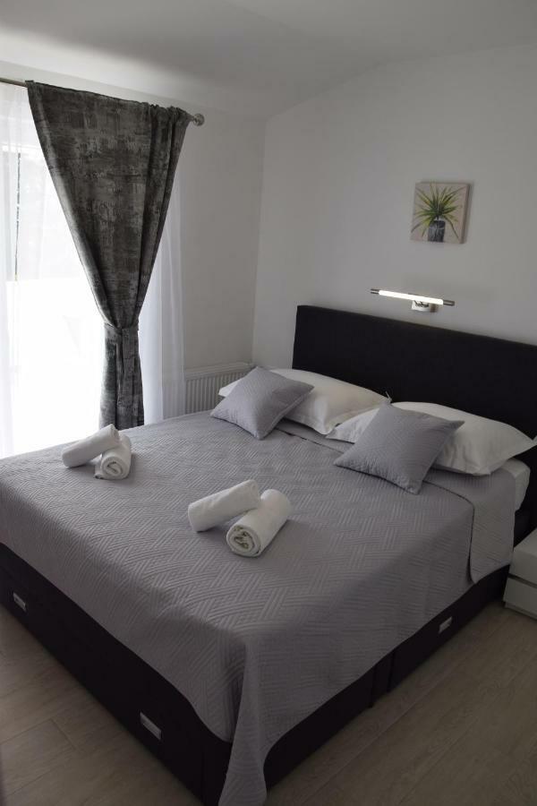Apartman Mili Baška Voda Zewnętrze zdjęcie